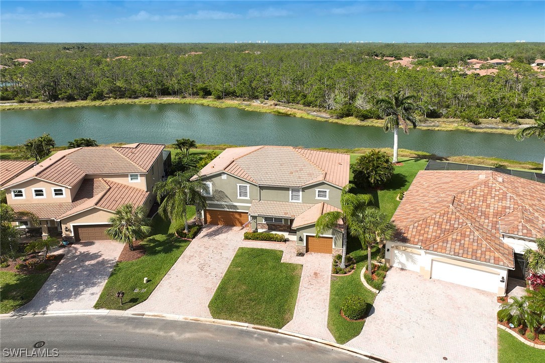 5 Bed Pool Home for Sale in Bella Terra, photo 3