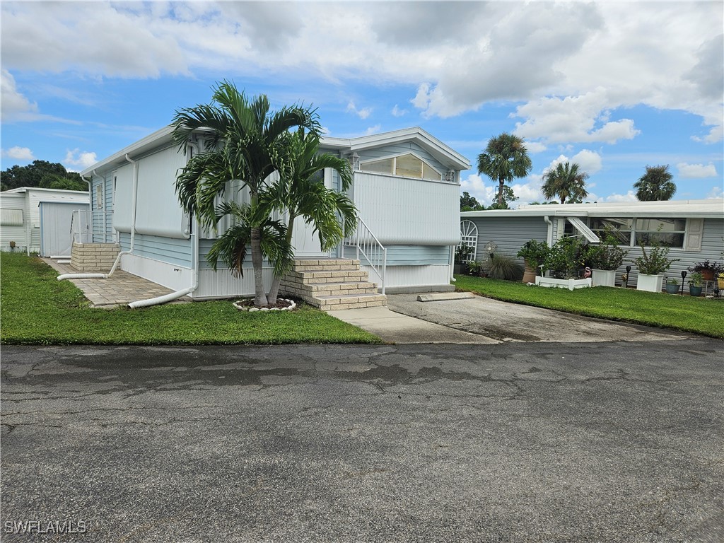 1 Bed ManufacturedHome for Sale in Naples, FL, $87,500 — photo 3