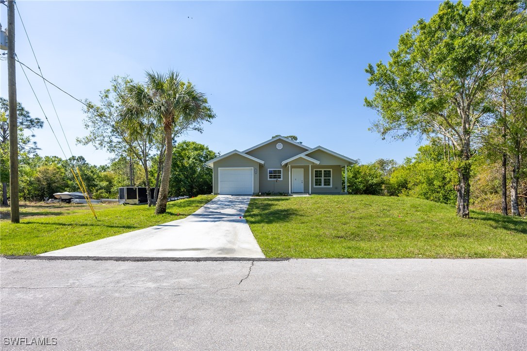 3 Bed SingleFamilyResidence for Sale in Punta Gorda, FL — photo 3