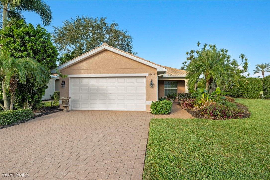 2 Bed SingleFamilyResidence for Sale in Estero, photo 3