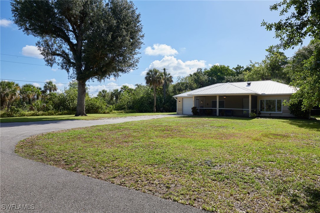 2 Bed SingleFamilyResidence for Sale in Buckingham, FL — photo 3