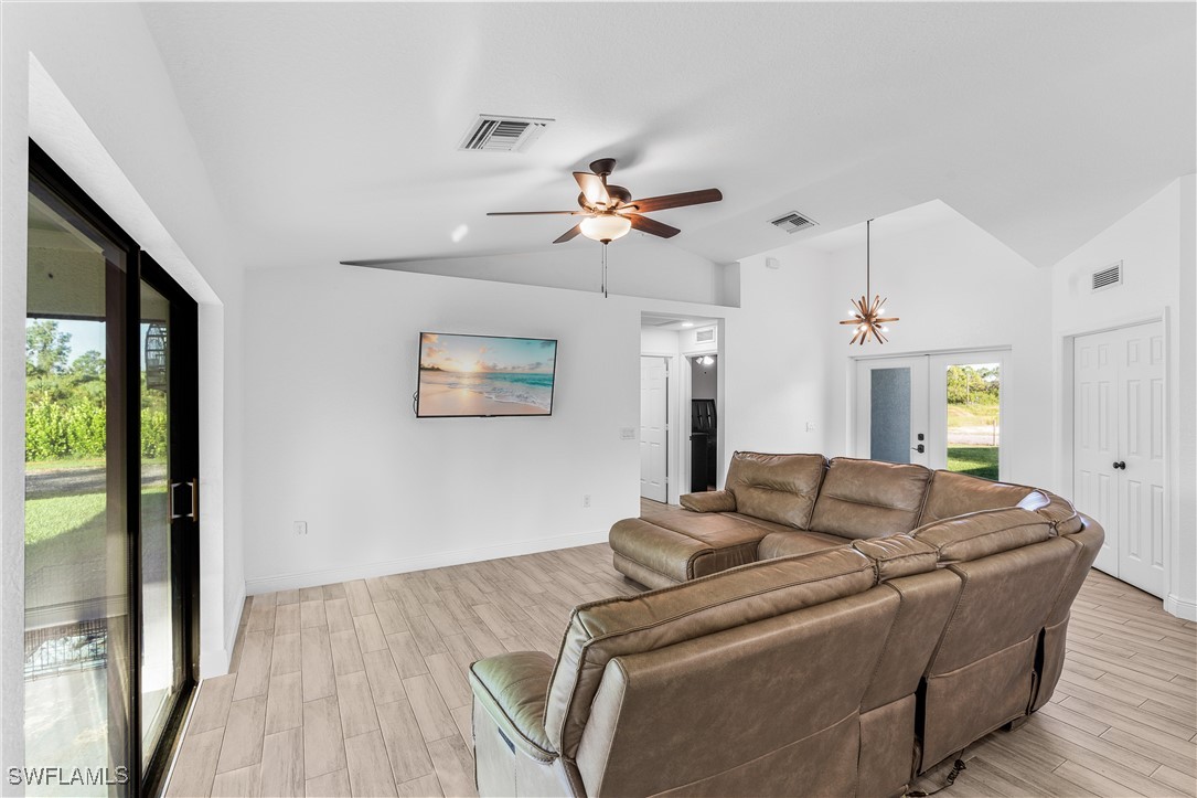 3 Bed SingleFamilyResidence for Sale in Wheelers Subd, FL — photo 3