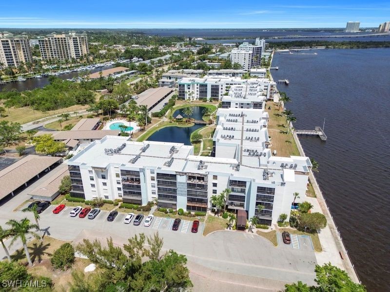 1 Bed Waterfront Home for Sale in Schooner Bay, photo 3