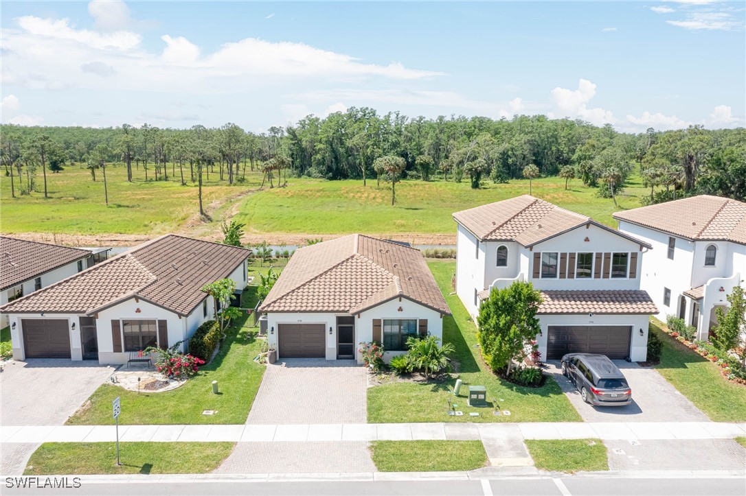 3 Bed SingleFamilyResidence for Sale in Silverwood, FL — photo 3
