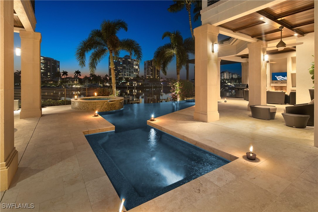 6 Bed Pool Home for Sale in Park Shore, photo 3