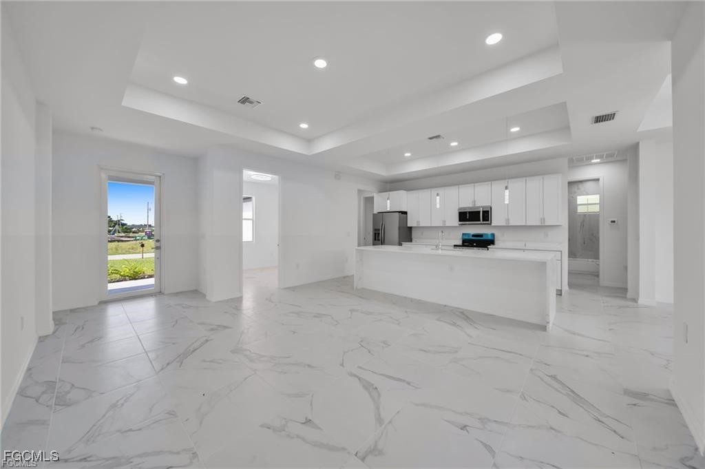 3 Bed SingleFamilyResidence for Sale in Lehigh Acres, photo 3