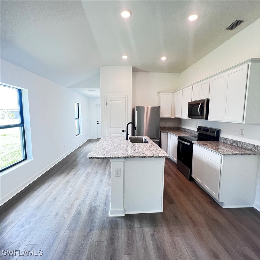3 Bed SingleFamilyResidence for Sale in Immokalee, FL — photo 3