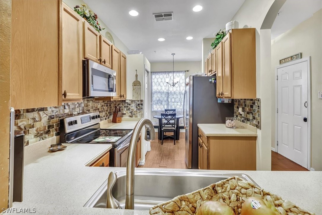 3 Bed Townhouse for Sale in Naples, FL, $320,000 — photo 3
