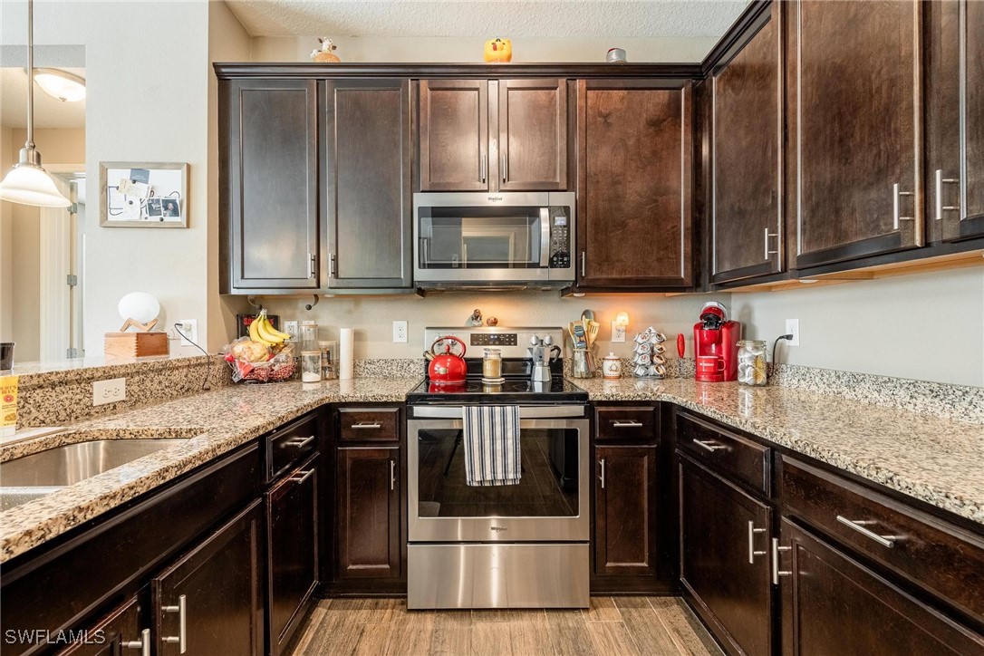2 Bed SingleFamilyResidence for Sale in Punta Gorda, FL — photo 3