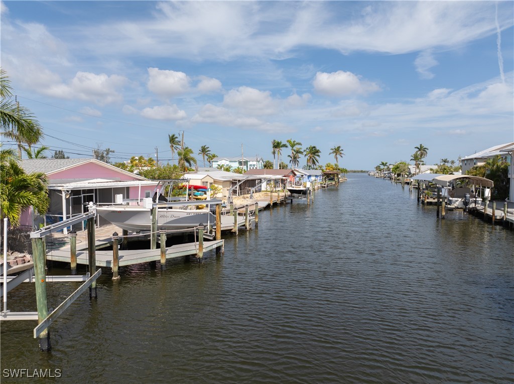2 Bed Waterfront Home for Sale in Matlacha, photo 3