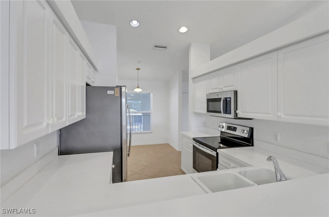 2 Bed Condominium for Sale in Barletta, FL, $249,000 — photo 3