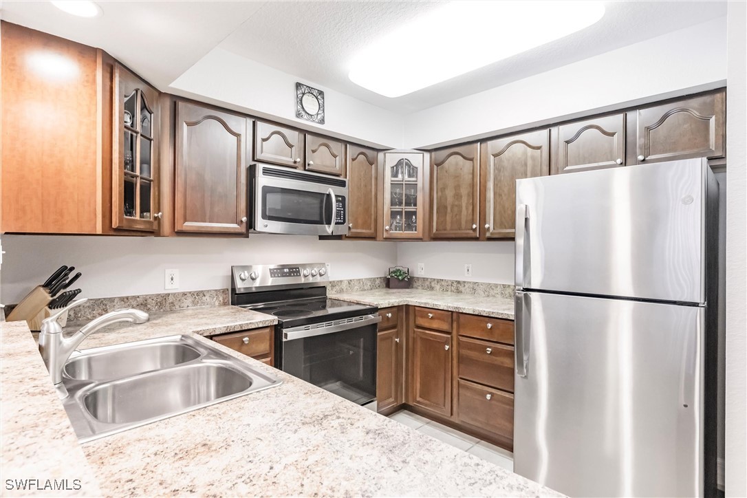 2 Bed Waterfront Home for Sale in Naples, photo 3