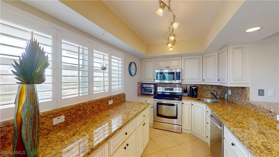 2 Bed Pool Home for Sale in Sands Of Marco, photo 3