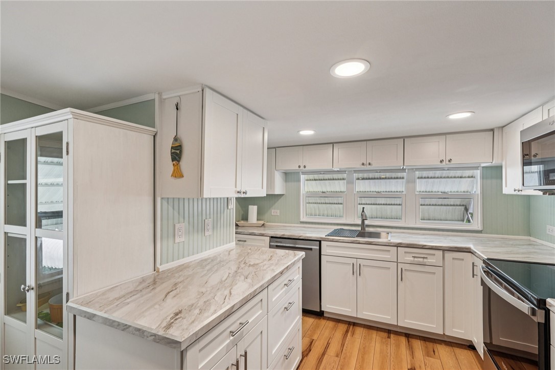 2 Bed ManufacturedHome for Sale in Naples, FL, $119,000 — photo 3