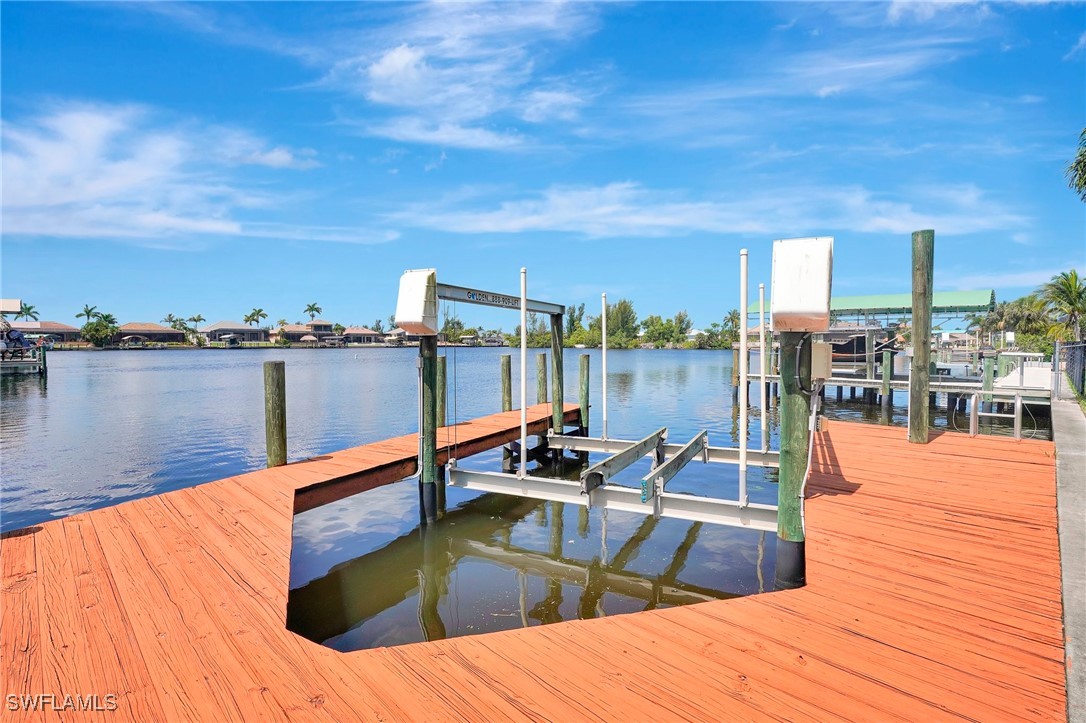 3 Bed Pool Home for Sale in Cape Coral, photo 3