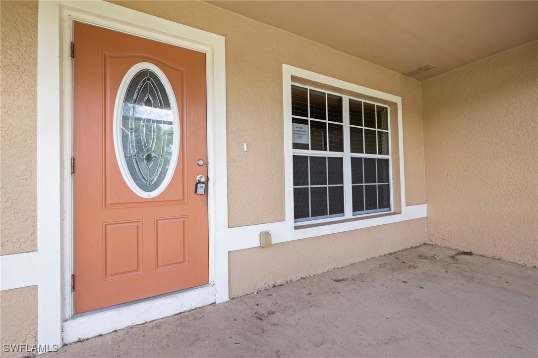 3 Bed SingleFamilyResidence for Sale in Fort Myers, FL — photo 3