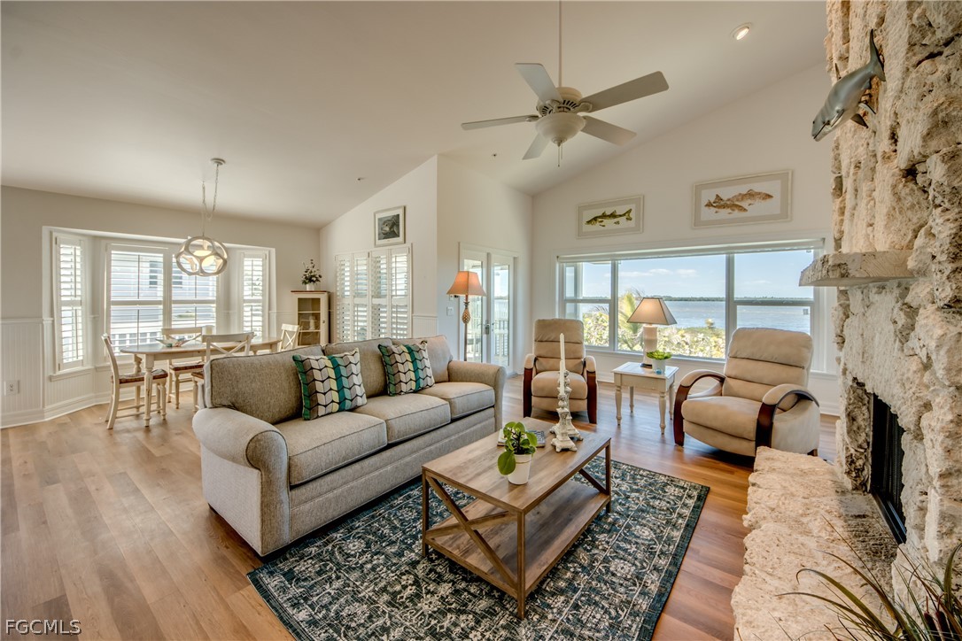 3 Bed Waterfront Home for Sale in Seagull Bay, photo 3