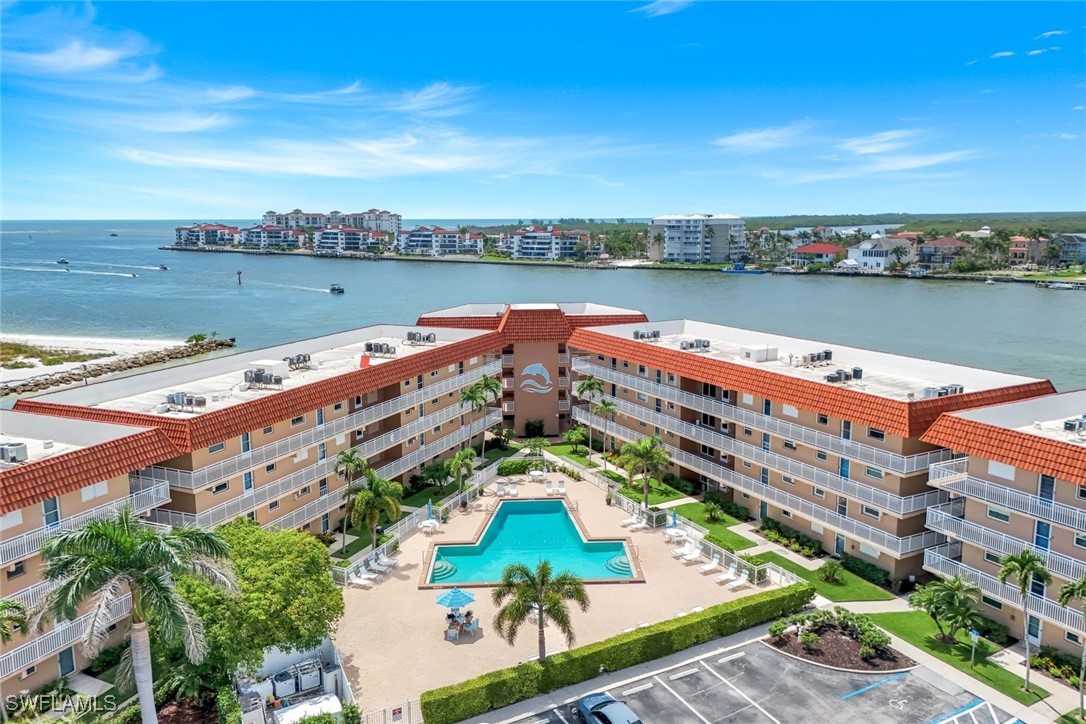 2 Bed Waterfront Home for Sale in Marco Island, photo 3