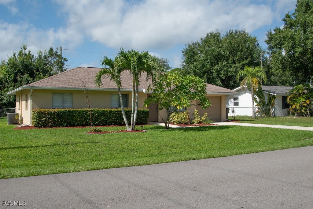 3 Bed SingleFamilyResidence for Sale in Fort Myers, photo 3