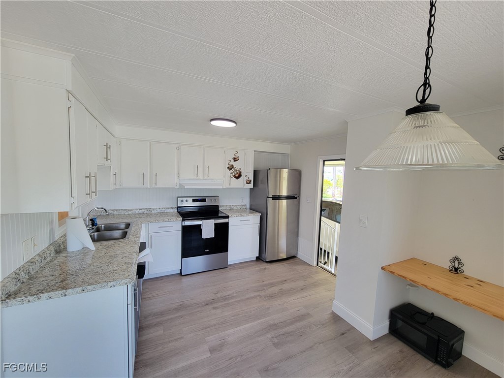 2 Bed ManufacturedHome for Sale in Old Bridge Village, FL — photo 3