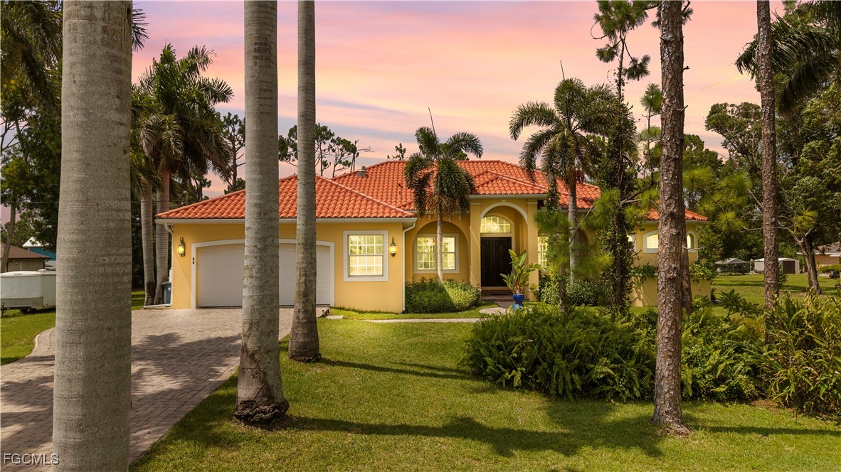 3 Bed Pool Home for Sale in Cape Coral, photo 3