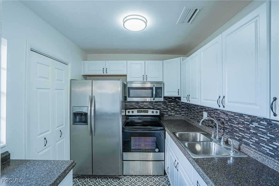 2 Bed Waterfront Home for Sale in Tropic Terrace, photo 3