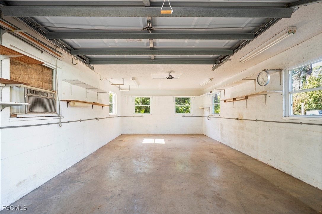 2 Bed SingleFamilyResidence for Sale in North Port, photo 3