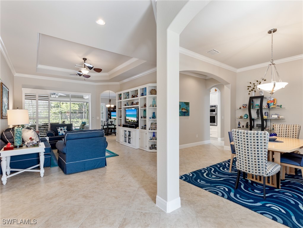 5 Bed Pool Home for Sale in Bella Terra, photo 3