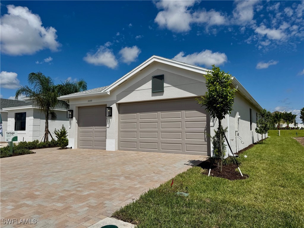3 Bed SingleFamilyResidence for Sale in Valencia Harbor, FL — photo 3