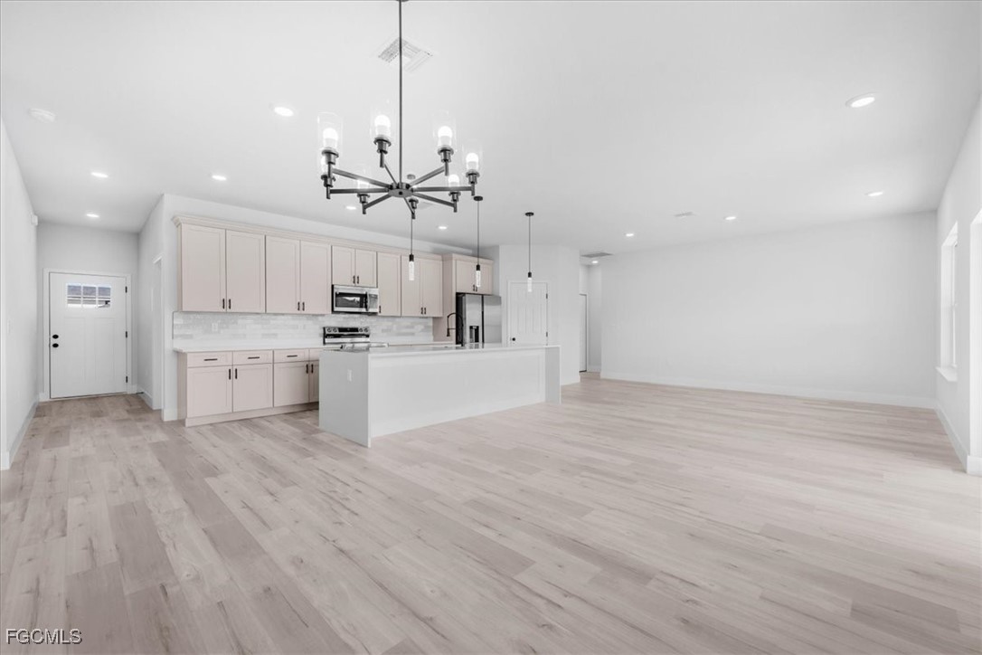 4 Bed SingleFamilyResidence for Sale in Sun N Lakes, photo 3