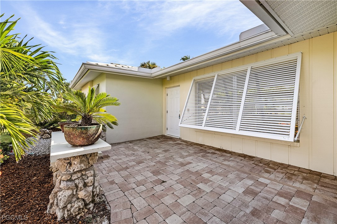2 Bed Waterfront Home for Sale in Bokeelia, photo 3