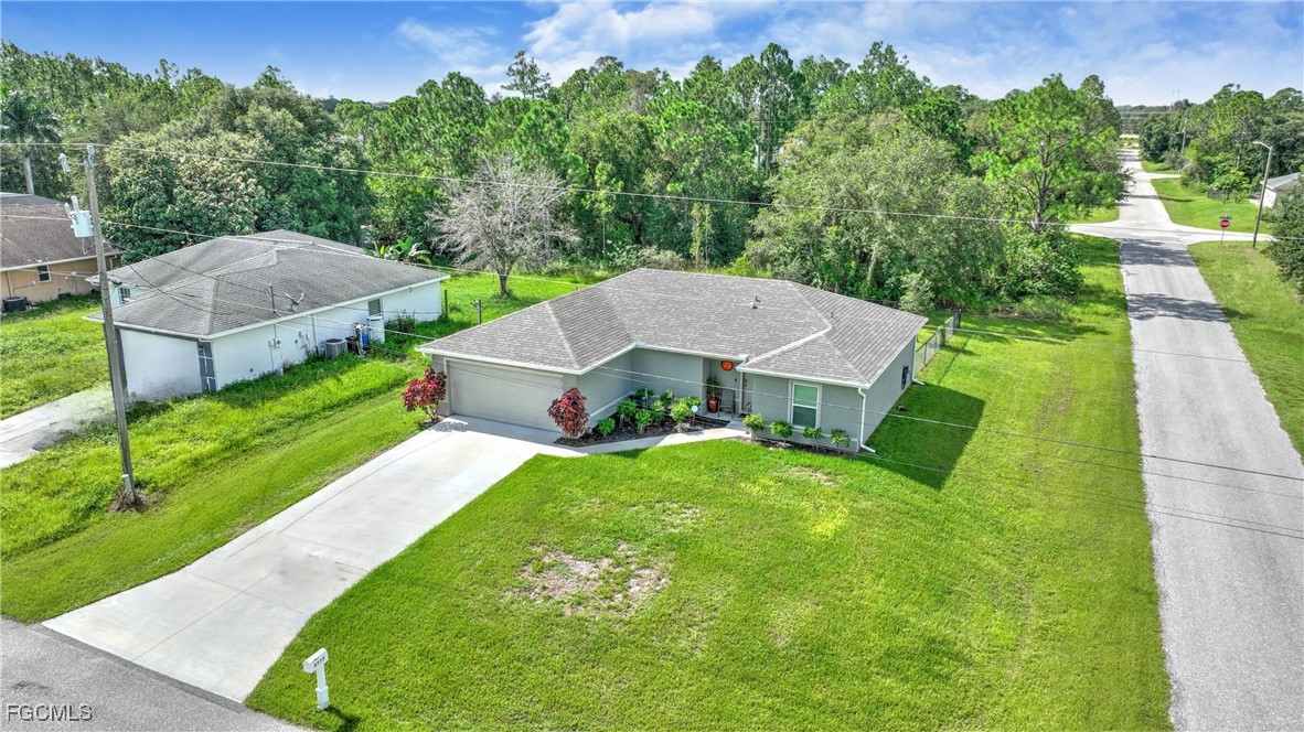 3 Bed SingleFamilyResidence for Sale in Lehigh Acres, photo 3