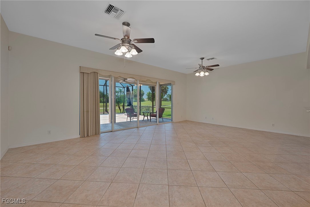 3 Bed SingleFamilyResidence for Sale in Bonita Springs, photo 3