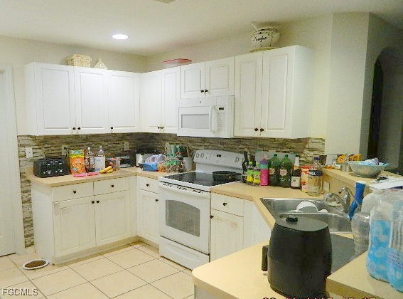 3 Bed SingleFamilyResidence for Sale in Cape Coral, photo 3