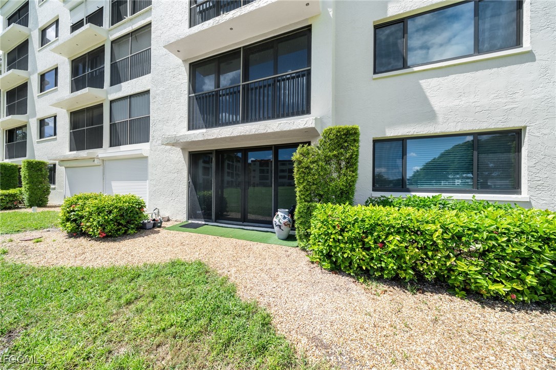 1 Bed Waterfront Home for Sale in Seven Lakes, FL, $75,000 — photo 3