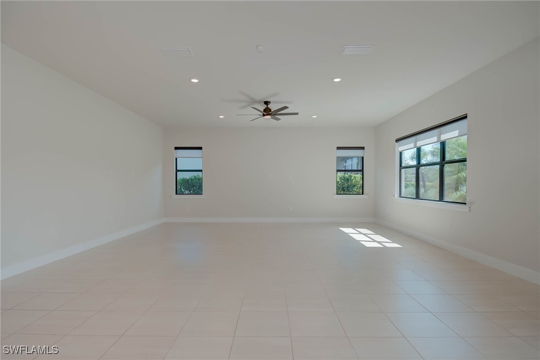 5 Bed SingleFamilyResidence for Sale in Avalon Park, photo 3
