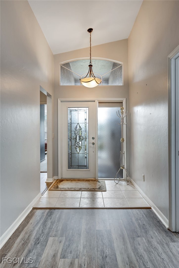3 Bed SingleFamilyResidence for Sale in Fort Myers, FL — photo 3