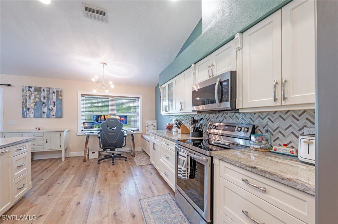 3 Bed SingleFamilyResidence for Sale in Naples, photo 3