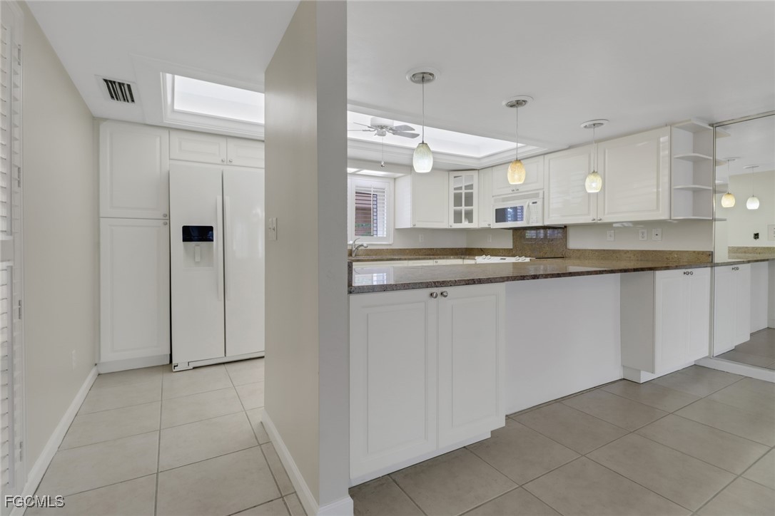 3 Bed Condominium for Sale in Schooner Village, photo 3