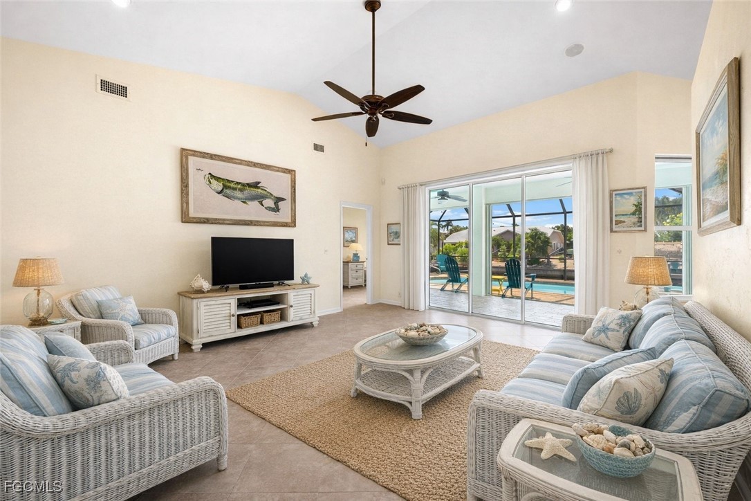 3 Bed Pool Home for Sale in St James City, photo 3
