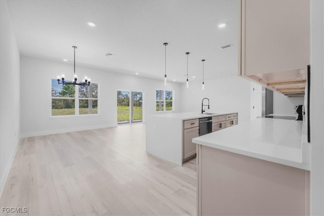 4 Bed SingleFamilyResidence for Sale in Sun N Lakes, photo 3