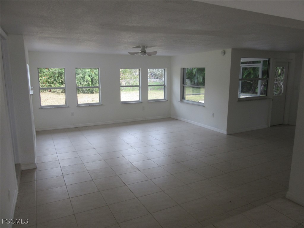 3 Bed SingleFamilyResidence for Sale in Cape Coral, FL — photo 3