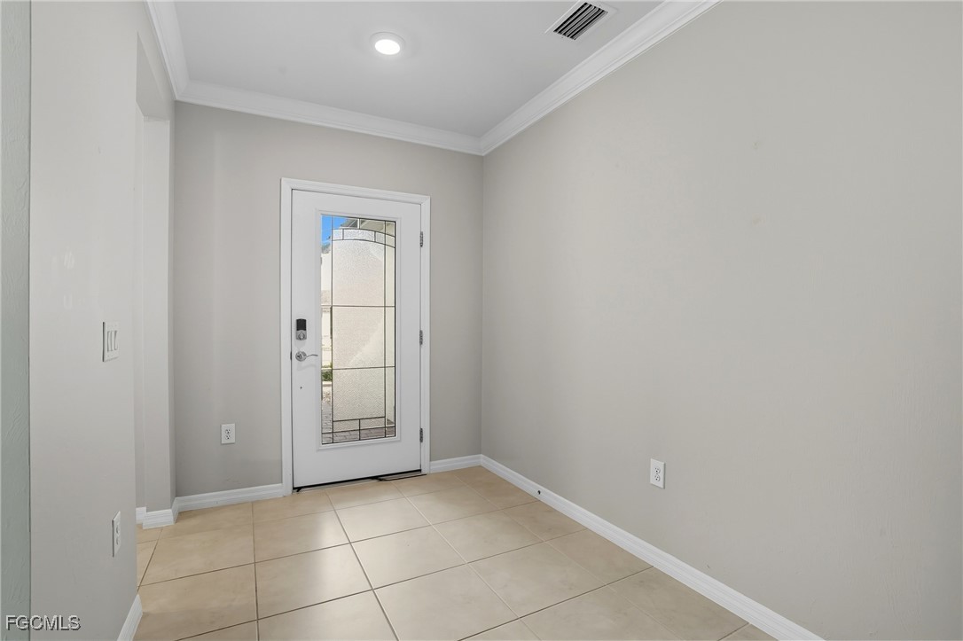 3 Bed SingleFamilyResidence for Sale in Entrada, FL — photo 3