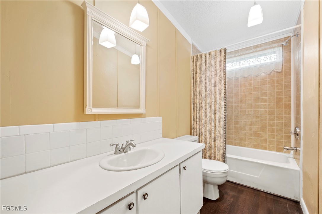 2 Bed ManufacturedHome for Sale in Fort Myers, FL, $99,000 — photo 3