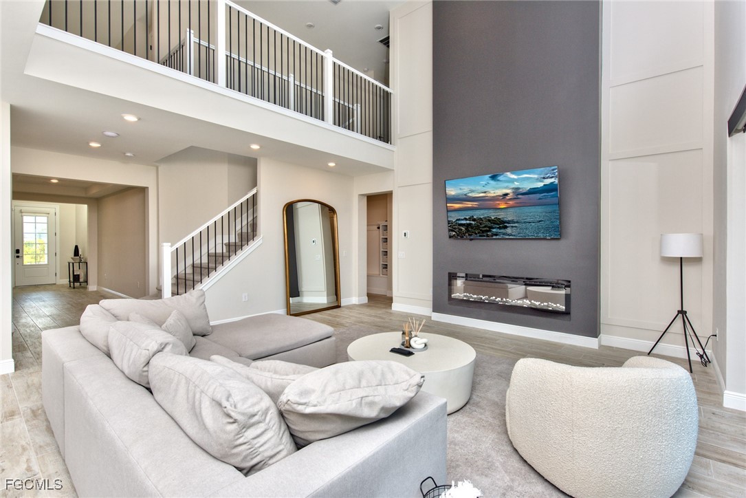 4 Bed SingleFamilyResidence for Sale in Estero, photo 3