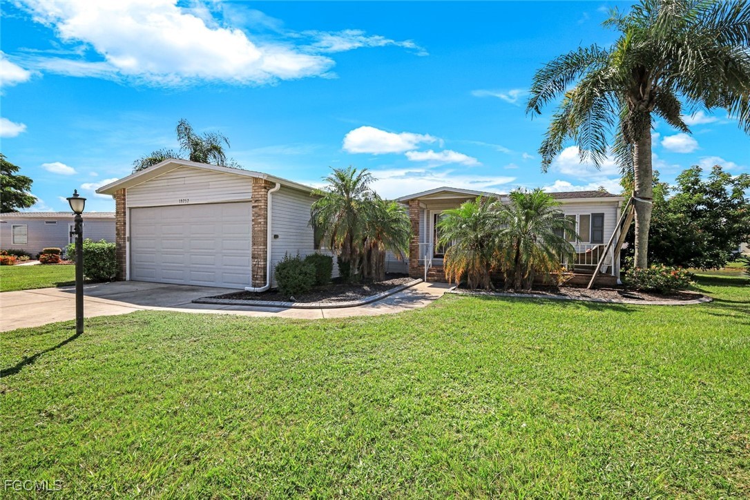 3 Bed Waterfront Home for Sale in North Fort Myers, FL — photo 3