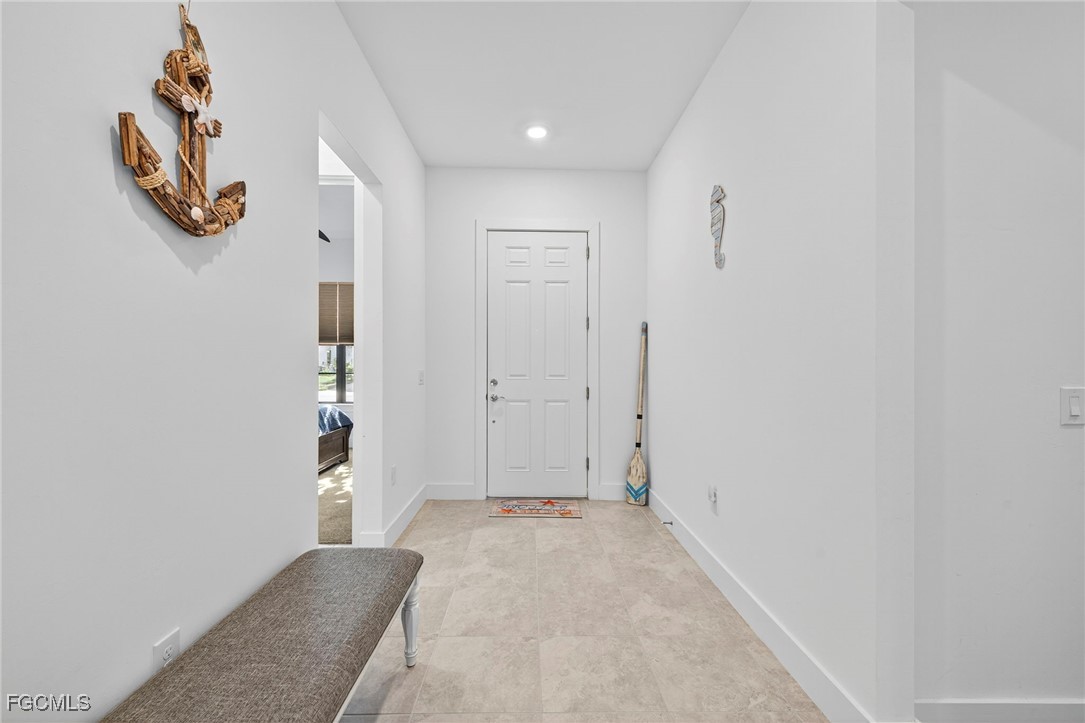 5 Bed Waterfront Home for Sale in Avalon Park, photo 3