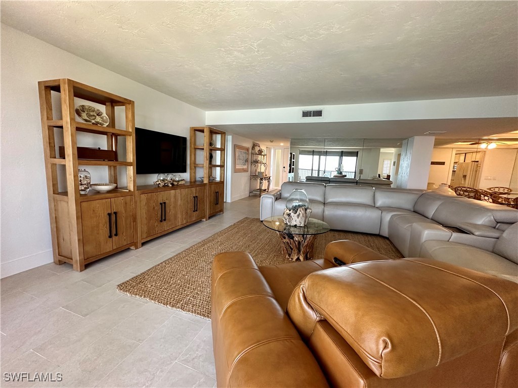 2 Bed Waterfront Home for Sale in Naples, photo 3