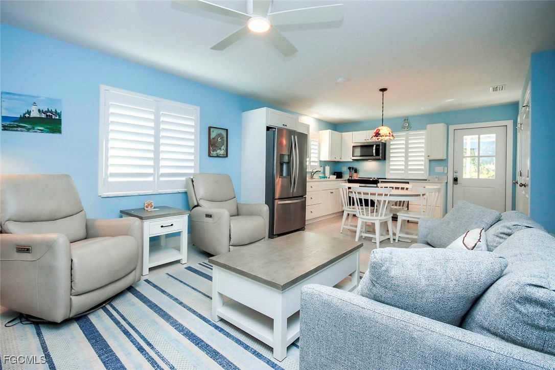 2 Bed Condominium for Sale in Sanibel, photo 3