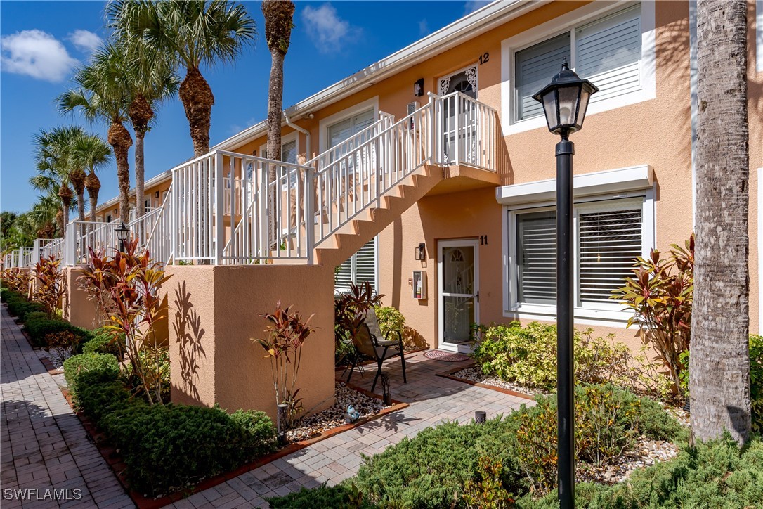 2 Bed Waterfront Home for Sale in Naples, FL, $400,000 — photo 3